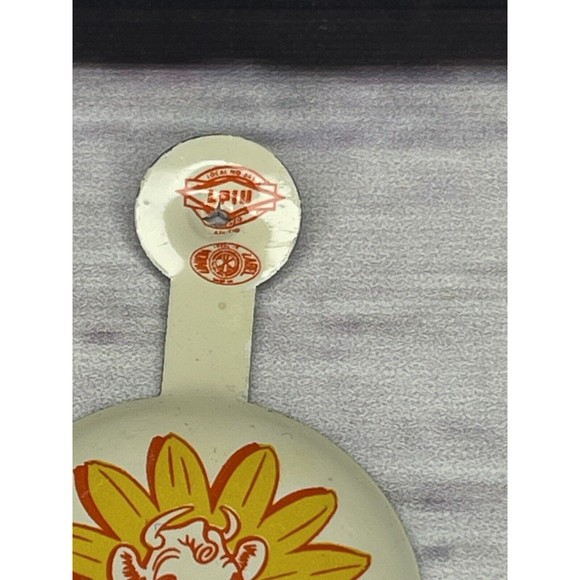 Set Of 11 Vintage 1960’s Fold-Tab Button Borden’s “Elsie the Cow” Yellow Pinback - Picture 4 of 5